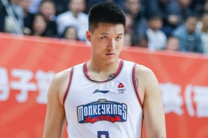 JIUYOU体育-继续强硬！曾繁日半场7中4贡献9分3板2断&amp;抢下2前场板