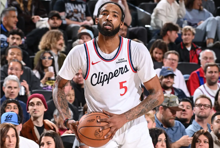 九游体育下载-进攻端后卫球权防守端疲于奔命，快船锋线大将真是打得太吃力了？